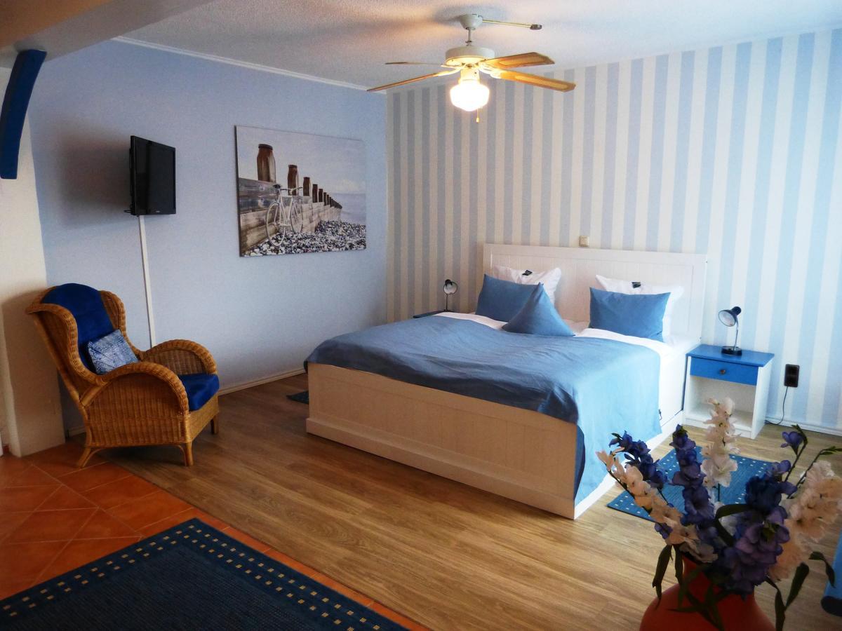 Vogel & 4* Rostock